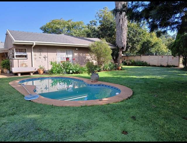 4 BEDROOM HOUSE FOR SALE IN THREE RIVERS